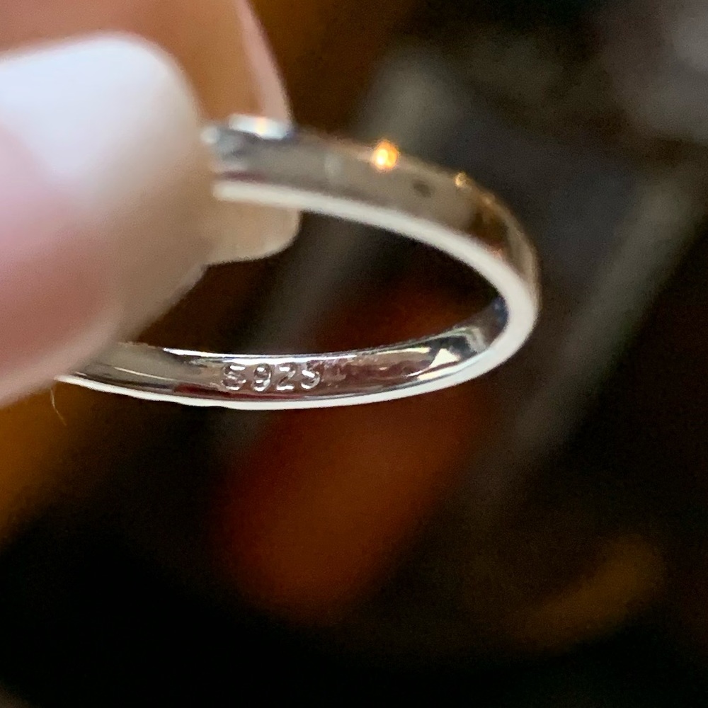 Moissanite Band 0.3cttw Silver, Rose or yellow gold - Picture 5 of 9